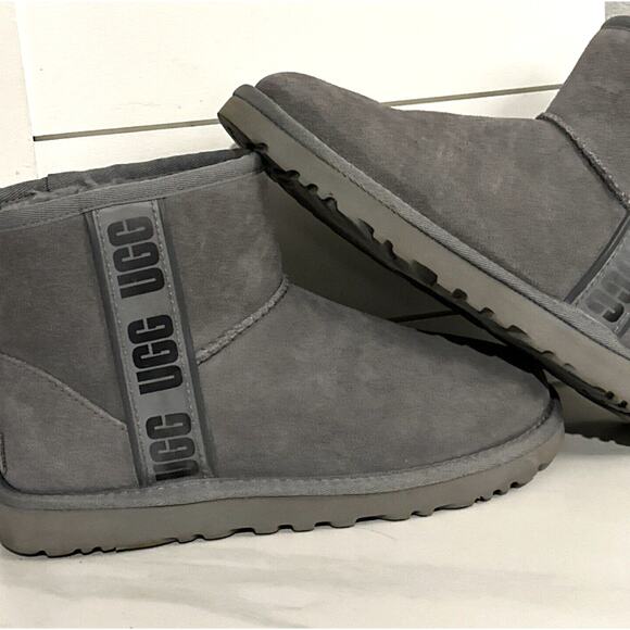 UGG Women's Classic Mini Side Logo II Boots Size 8 US Gray EUC - Picture 5 of 11